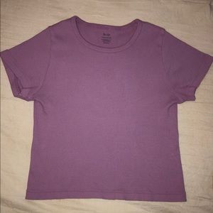 Cropped purple ribbed shirt